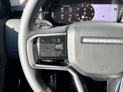 Used 2025 Land Rover Discovery Sport S image 18