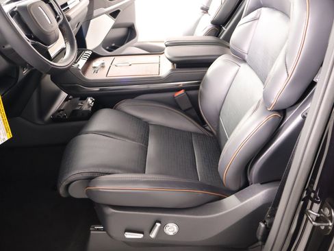 New 2026 Lincoln Navigator Black Label AWD/4WD image 12