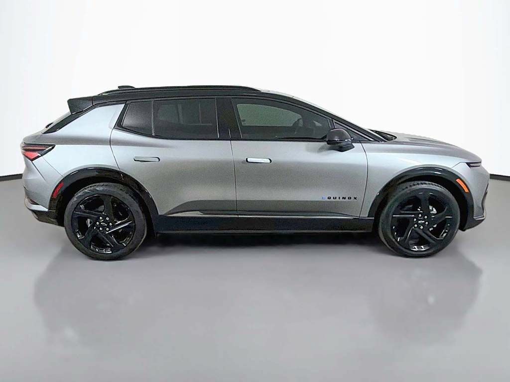 Used 2025 Chevrolet Equinox EV RS FWD image 16