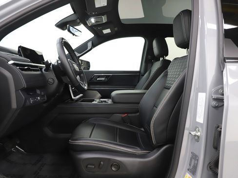 Used 2025 GMC Sierra EV Denali image 25