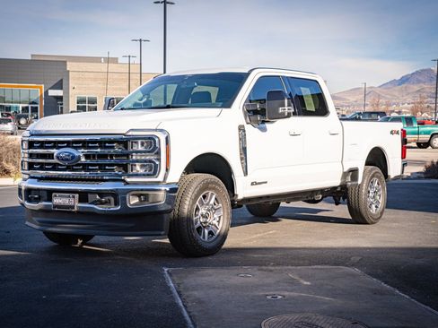 Used 2024 Ford F250 Lariat AWD/4WD image 11