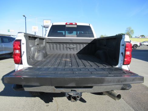 Used 2018 Chevrolet Silverado 2500 LTZ w/ Duramax Plus Package image 8