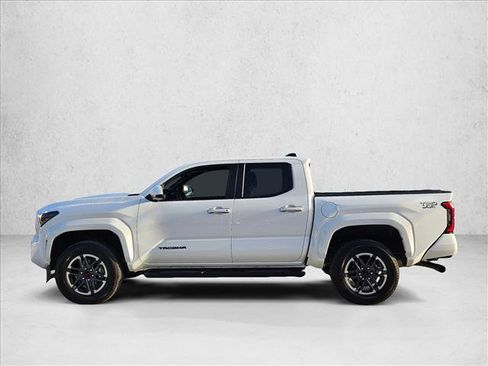 Used 2024 Toyota Tacoma TRD Sport AWD/4WD image 9