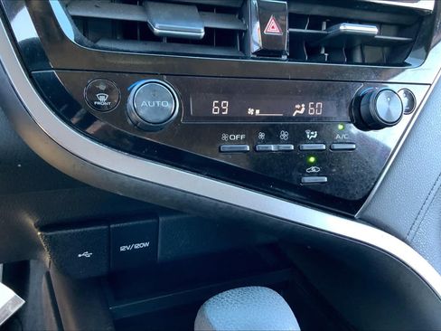 Used 2024 Toyota Camry LE image 32