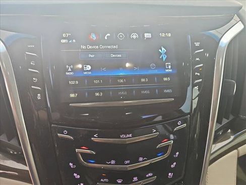 Used 2019 Cadillac Escalade Premium Luxury image 24