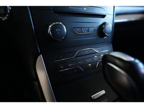Used 2016 Ford Edge SEL w/ Equipment Group 201A FWD image 21