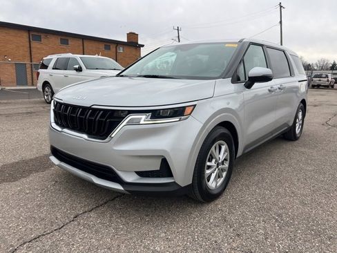 Used 2022 Kia Carnival LX image 27