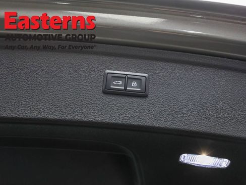 Used 2023 Audi Q5 2.0T Premium w/ Convenience Package AWD/4WD image 22