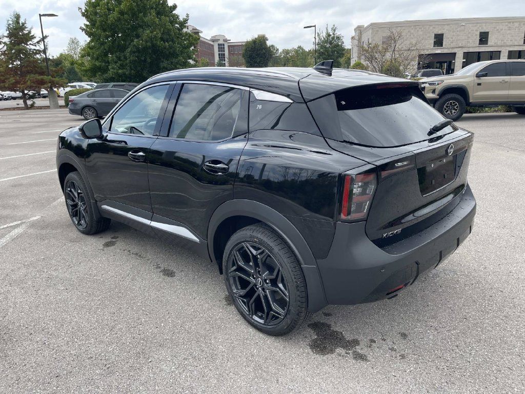 New 2027 Nissan Kicks SR w/ SR Premium Package AWD/4WD image 5