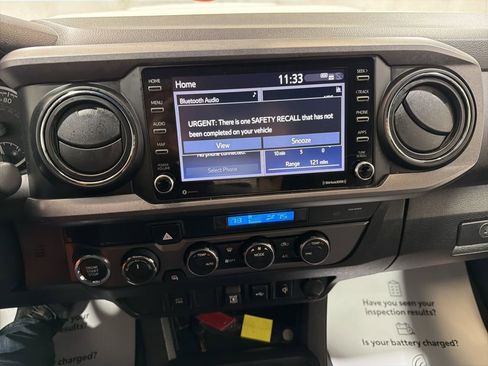 Used 2023 Toyota Tacoma TRD Sport image 28