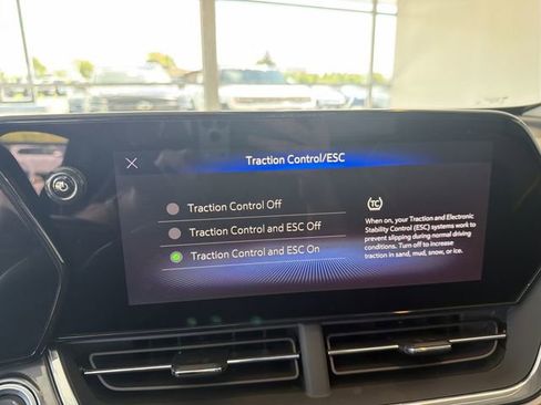 New 2026 Chevrolet Trax ACTIV w/ Sunroof Package FWD image 29