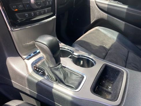 Used 2021 Jeep Grand Cherokee Laredo X AWD/4WD image 23