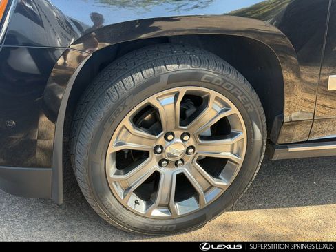 Used 2018 Cadillac Escalade Platinum AWD/4WD image 6