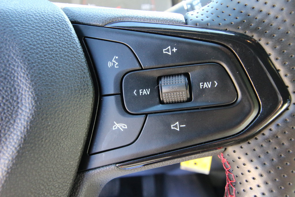 Used 2024 Chevrolet Trax RS w/ Driver Confidence Package FWD image 19