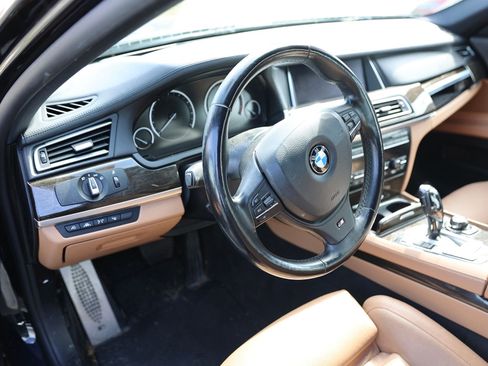Used 2013 BMW 750Li xDrive image 9
