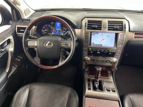 Used 2018 Lexus GX 460 Premium w/ Premium Package AWD/4WD image 2