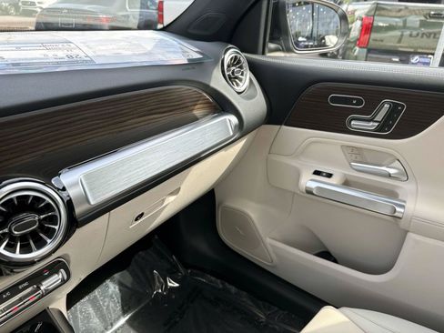 New 2026 Mercedes-Benz GLB 250 image 26
