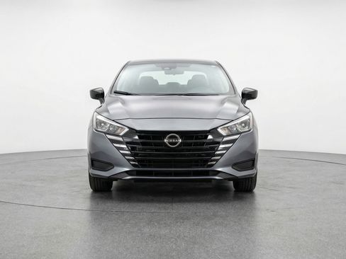 Used 2025 Nissan Versa SV image 2