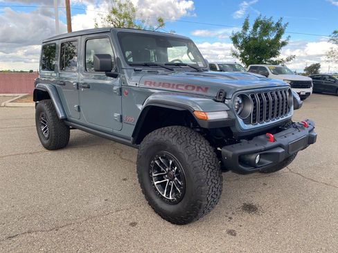 Used 2026 Jeep Wrangler Unlimited Rubicon image 3