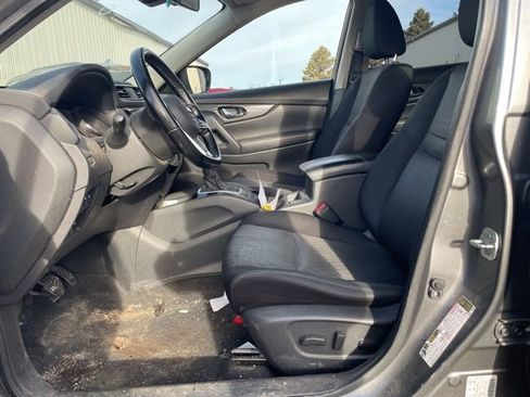 Used 2020 Nissan Rogue SV image 17