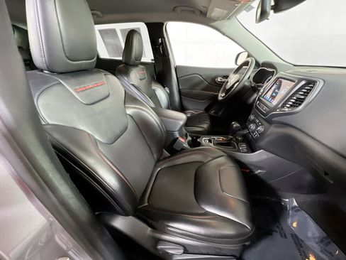 Used 2022 Jeep Cherokee Trailhawk w/ Trailer Tow Group AWD/4WD image 26