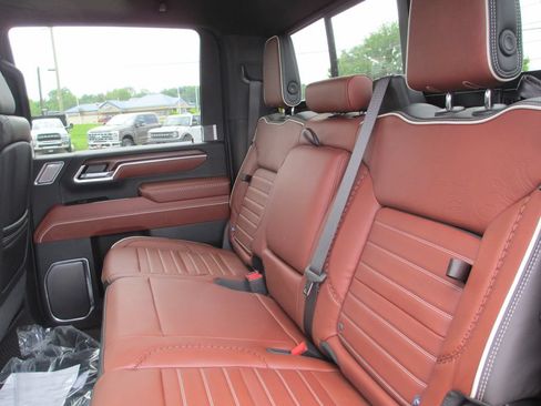 New 2026 GMC Sierra 2500 Denali Ultimate AWD/4WD image 14