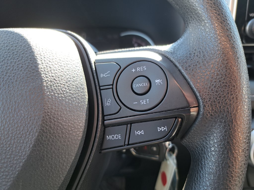 Used 2024 Toyota RAV4 LE AWD/4WD image 23