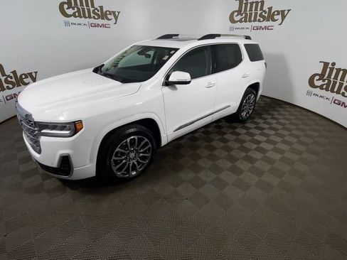 Certified 2023 GMC Acadia Denali w/ Denali Ultimate Package AWD/4WD image 4