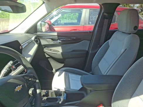 Certified 2025 Chevrolet TrailBlazer LT AWD/4WD image 8