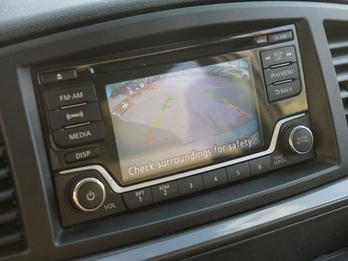 Used 2015 Nissan Quest SV image 12