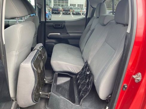 Used 2016 Toyota Tacoma SR5 w/ SR5 Appearance Package (SN) image 20