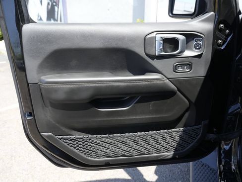 Used 2024 Jeep Wrangler Unlimited Sahara w/ Technology Group AWD/4WD image 21