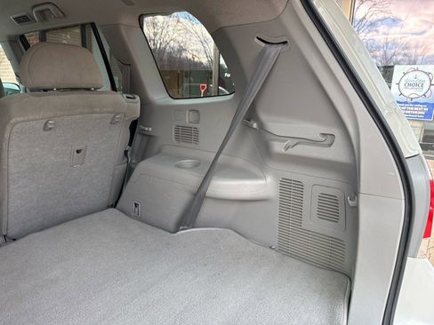 Used 2011 Toyota Highlander 2WD image 24