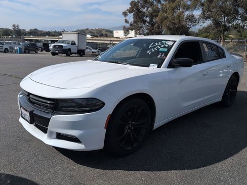 Used 2017 Dodge Charger SXT w/ Blacktop Package image 1