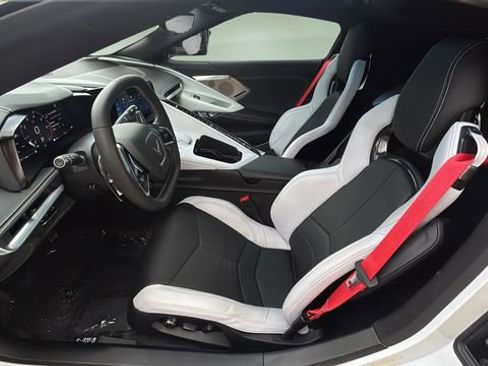 Used 2024 Chevrolet Corvette Stingray Preferred Cpe w/ Z51 Performance Package RWD image 22
