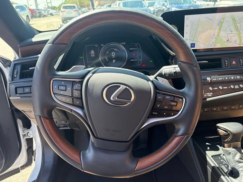 Used 2024 Lexus ES 300h Ultra Luxury FWD image 13