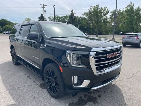 Used 2023 GMC Yukon XL SLT w/ SLT Luxury Package AWD/4WD image 13