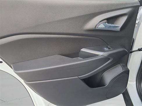 New 2026 Chevrolet Trax LS image 17