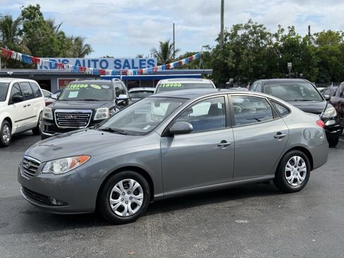 Used 2009 Hyundai Elantra GLS FWD image 2