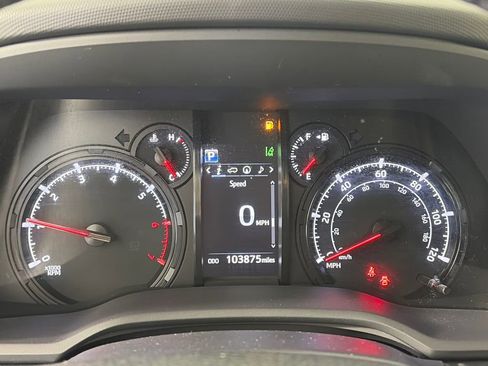 Used 2020 Toyota 4Runner SR5 AWD/4WD image 15