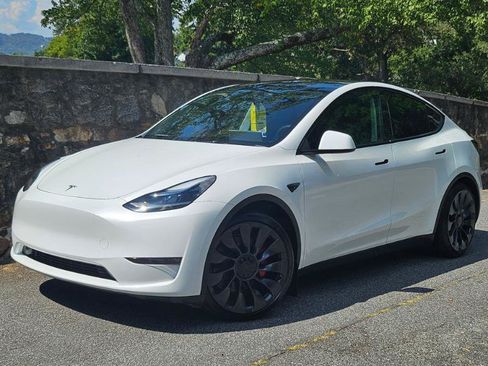 Used 2024 Tesla Model Y Performance AWD/4WD image 5