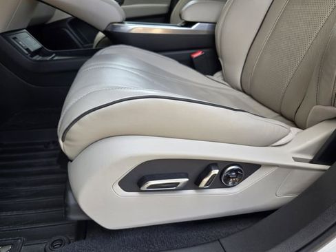 Certified 2025 Acura RDX SH-AWD w/ Advance Package image 9