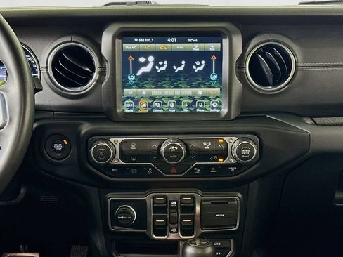 Used 2022 Jeep Wrangler Unlimited Sahara w/ Safety Group AWD/4WD image 16
