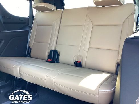 Used 2024 Chevrolet Tahoe Premier w/ Premium Package AWD/4WD image 15