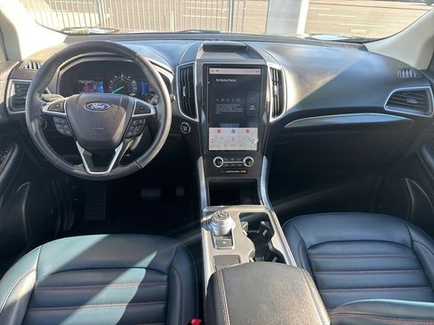 Used 2024 Ford Edge SEL w/ Sport Appearance Package image 10