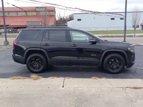 Used 2023 GMC Acadia AT4 image 2