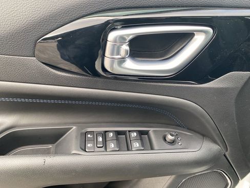New 2026 Jeep Compass Latitude AWD/4WD image 21
