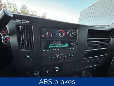 Used 2023 GMC Savana 2500 w/ Driver Convenience Package image 27