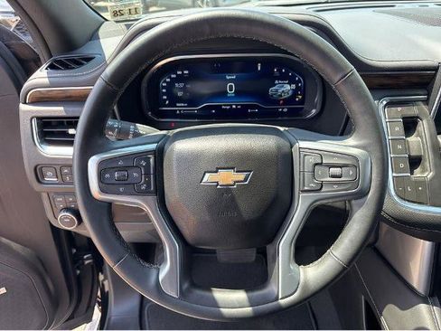Used 2023 Chevrolet Tahoe Premier AWD/4WD image 19