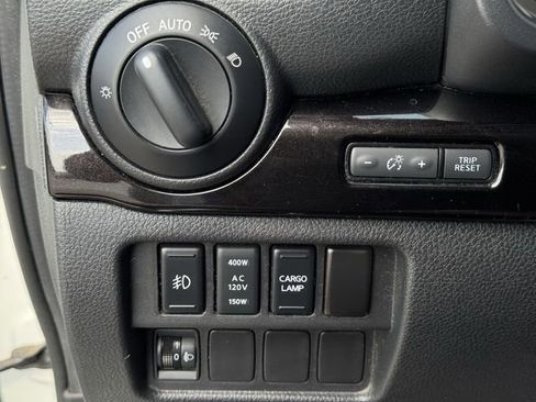 Used 2019 Nissan Titan SV w/ SV Convenience Package AWD/4WD image 24